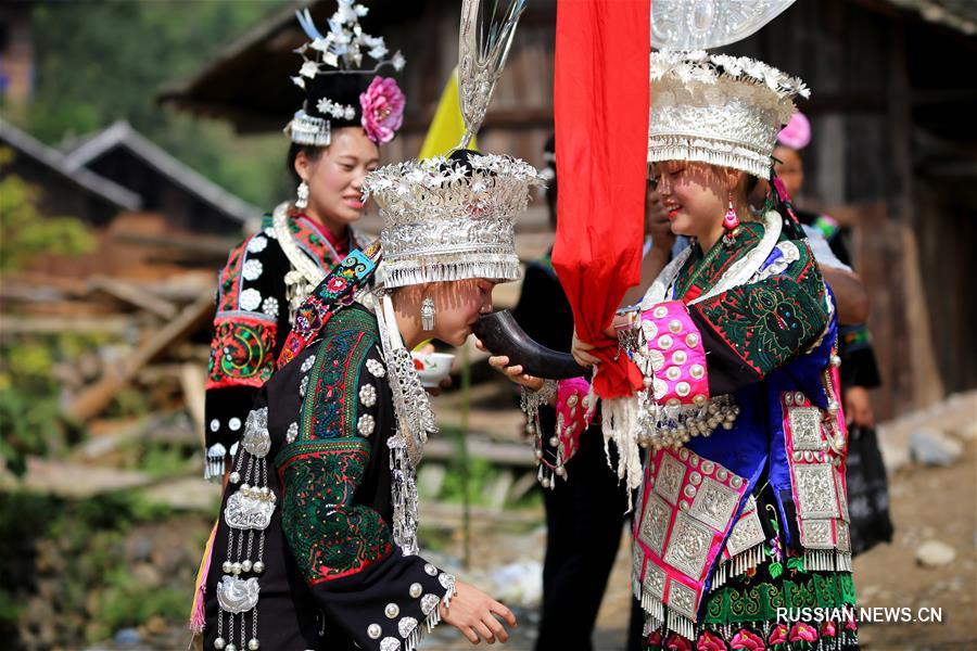 Мяоский праздник Даоюй в поселке Наньгун