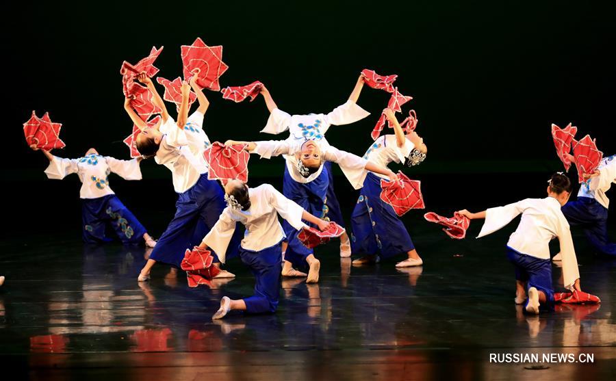 Панамериканский концерт танцев "Культурный Китай 2018. Китайская мечта в художественных красках" в Лос-Анджелесе 