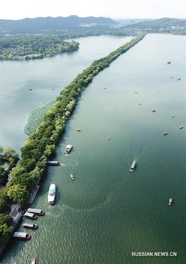 Лето на озере Сиху в Ханчжоу