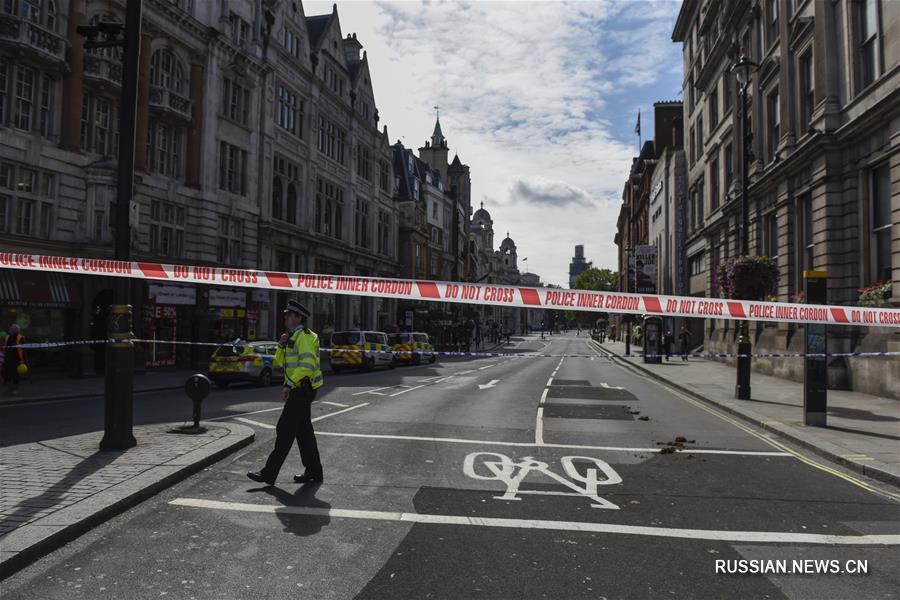 Несколько человек пострадали в результате наезда на людей у парламента Великобритании
