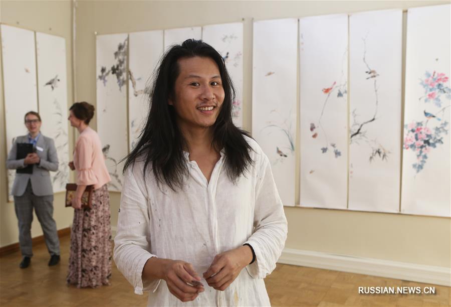 В Киеве проходит выставка китайского художника Чжэн Тайцзюня