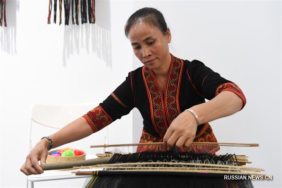 Выставка нематериального культурного наследия 56 народностей Китая в АР Внутренняя Монголия