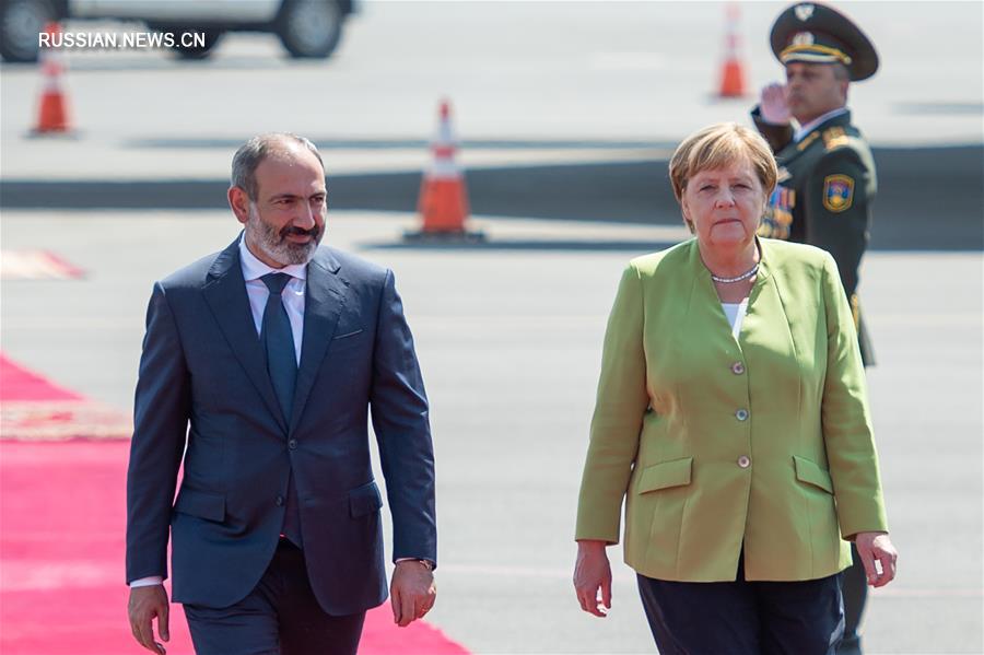 Германия готова содействовать Армении в урегулировании карабахского вопроса - Меркель