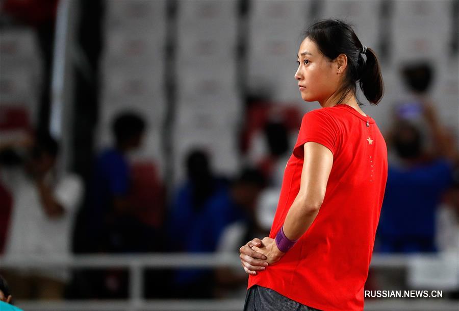 18-е Азиатские игры -- Прыжки с шестом среди женщин: китайская спортсменка Ли Лин выиграла золотую медаль