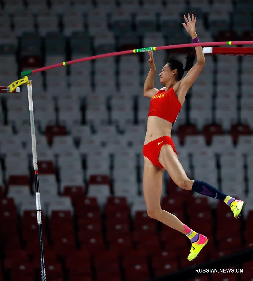 18-е Азиатские игры -- Прыжки с шестом среди женщин: китайская спортсменка Ли Лин выиграла золотую медаль