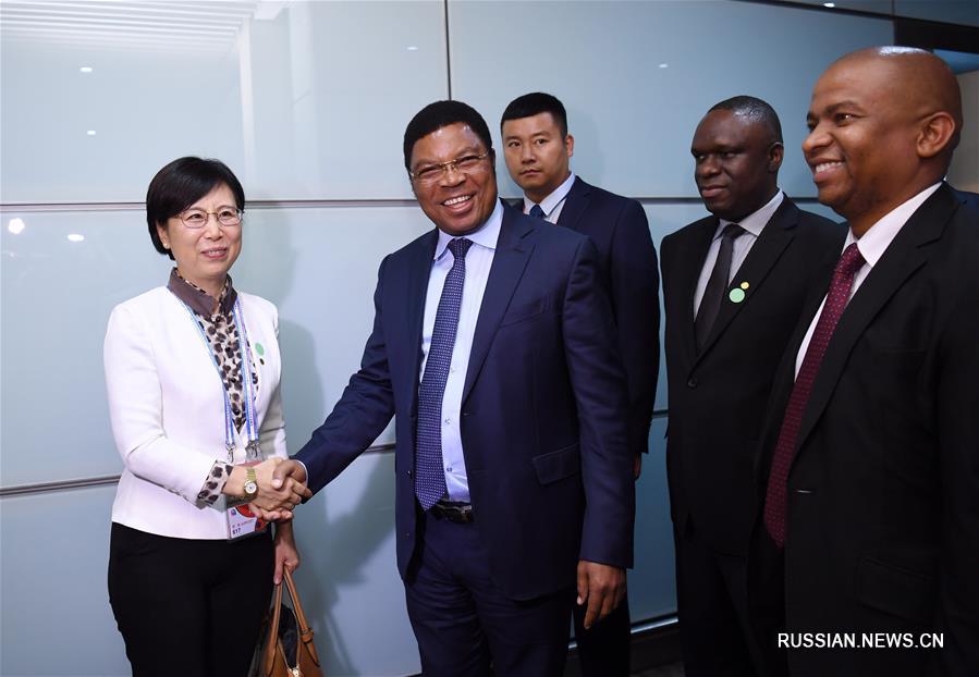 Премьер-министр Танзании прибыл в КНР для участия в Пекинском саммите Форума по китайско-африканскому сотрудничеству