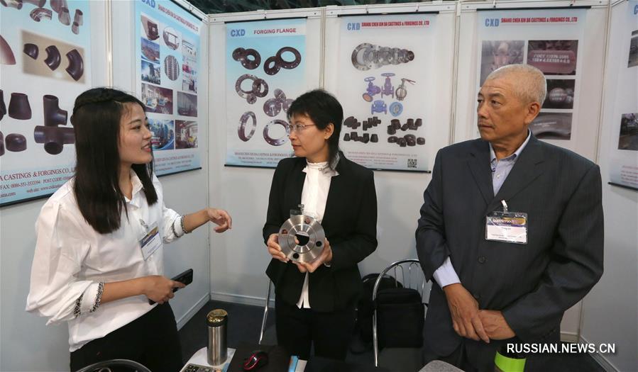 Презентация новой техники китайско-белорусского предприятия ООО "Зумлион-МАЗ" в Минске