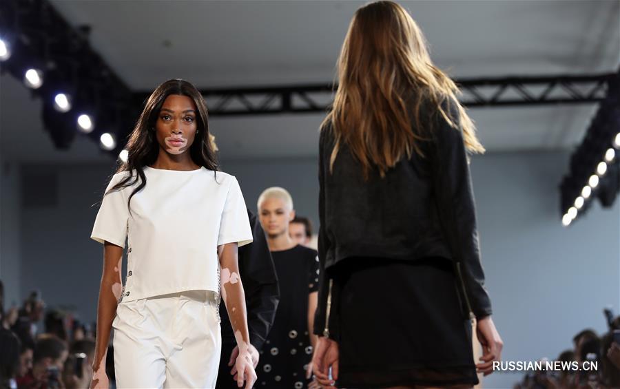 Нью-Йоркская неделя моды - показ коллекции бренда NANA JUDY