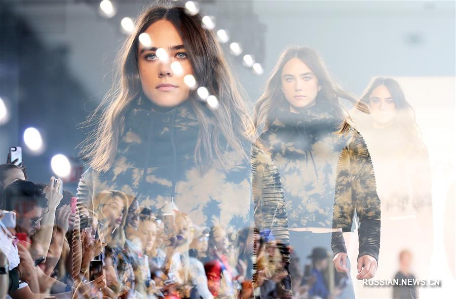 Нью-Йоркская неделя моды - показ коллекции бренда NANA JUDY