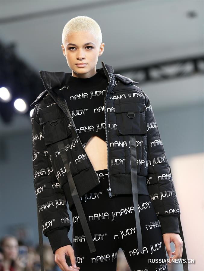 Нью-Йоркская неделя моды - показ коллекции бренда NANA JUDY