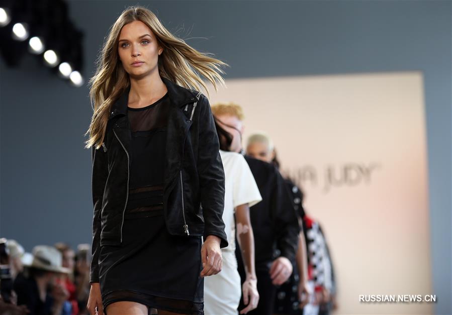 Нью-Йоркская неделя моды - показ коллекции бренда NANA JUDY