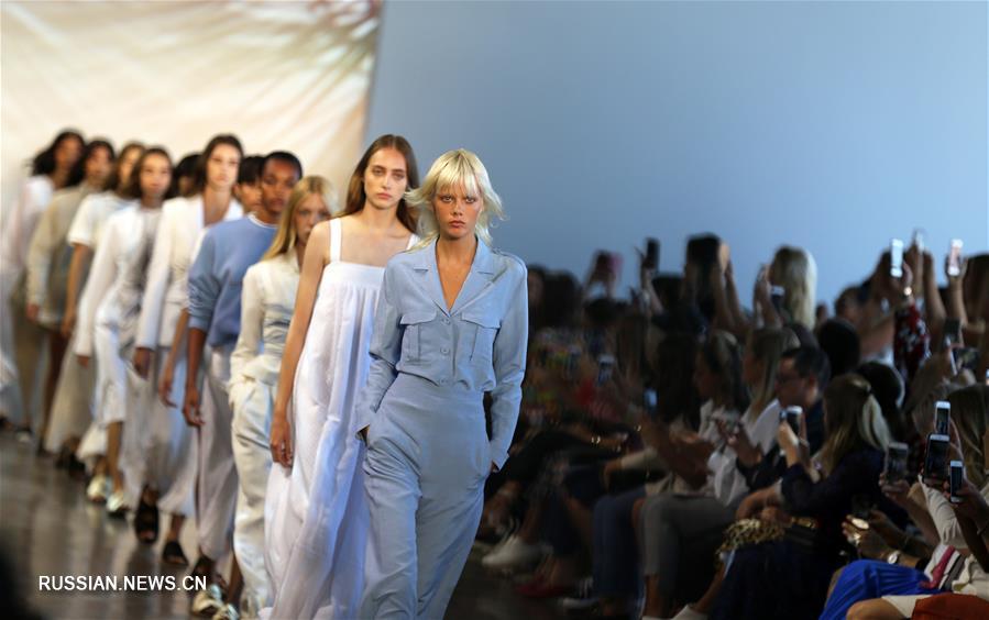 Нью-Йоркская неделя моды - показ коллекции бренда NOON BY NOOR