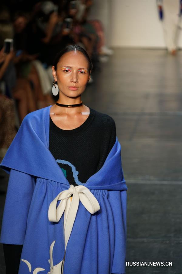 Китайский дизайнер Лань Юй представила новую коллекцию одежды на Нью-Йоркской неделе моды