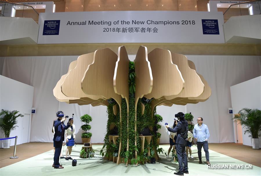 Использование высоких технологий на форуме "Летний Давос-2018" в Тяньцзине