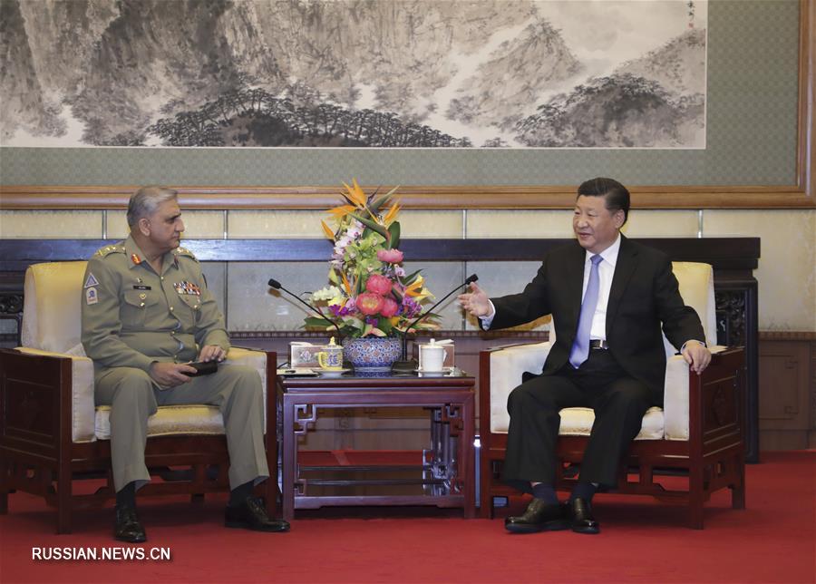 Си Цзиньпин встретился с начальником штаба сухопутных войск Пакистана