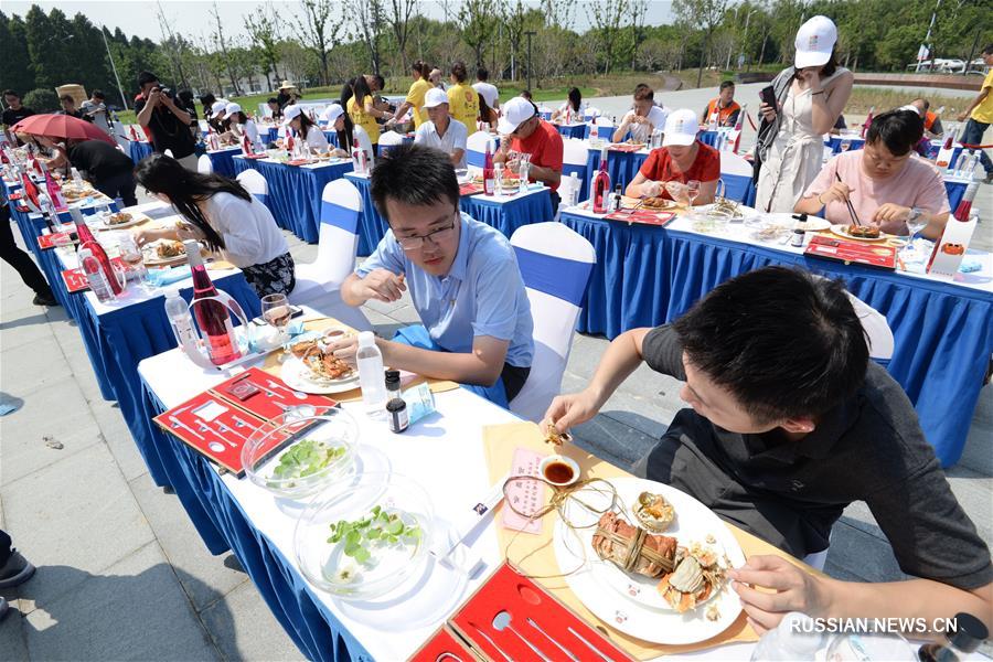 Фестиваль крабов на озере Янчэнху в Сучжоу