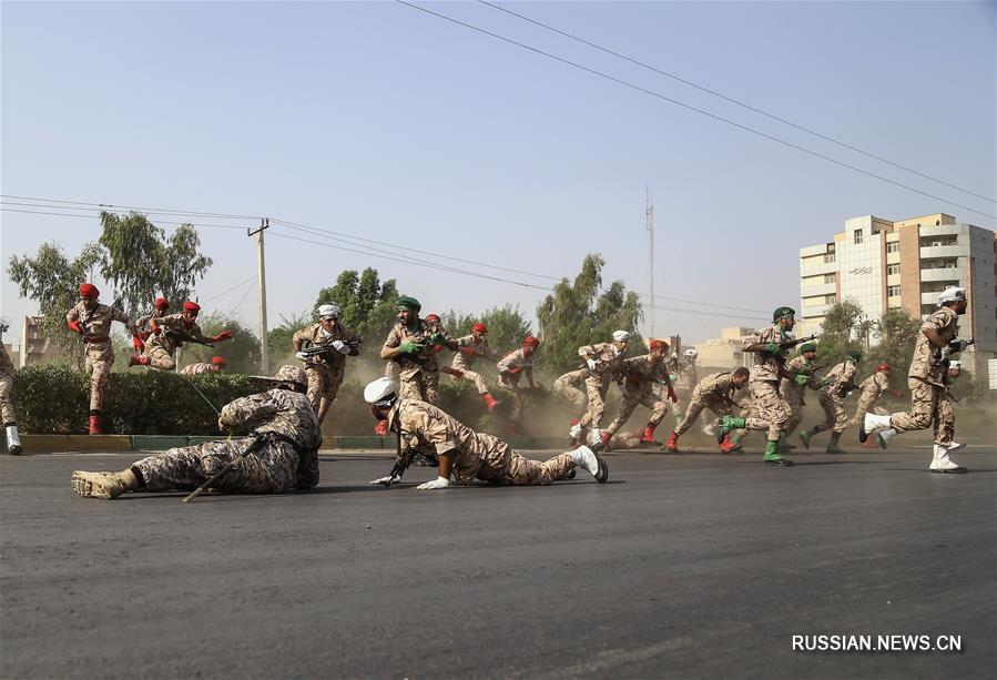 24 человека погибли, 53 пострадали в результате нападения на военный парад в Иране  