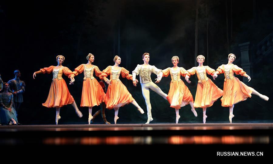 Балет "Лебединое озеро" представлен на театральном фестивале в китайской провинции Цзянси  