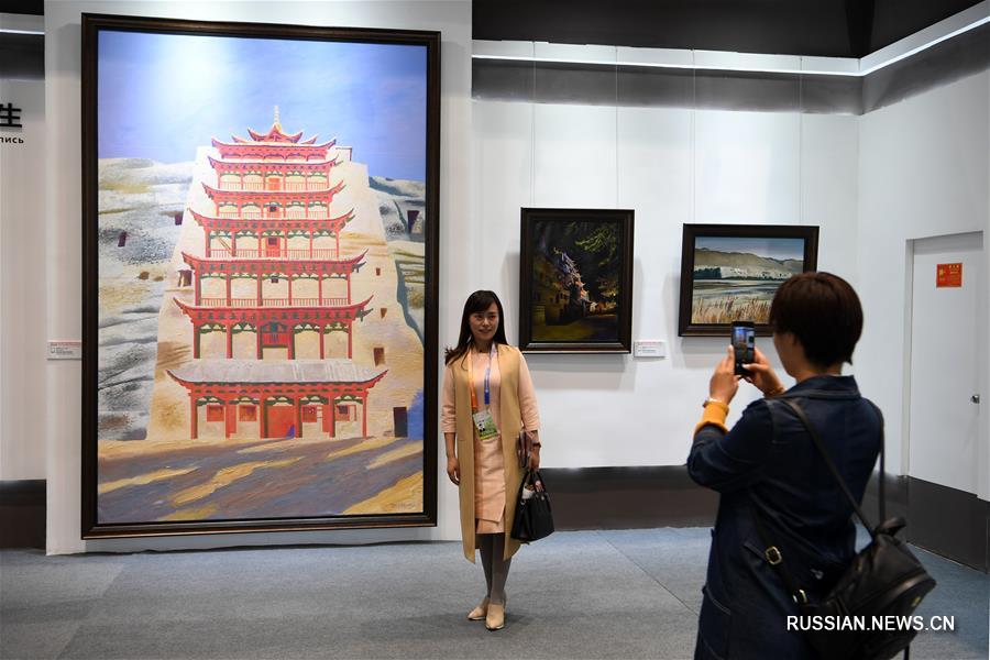 Международная выставка культуры и искусства Великого шелкового пути открылась в Дуньхуане