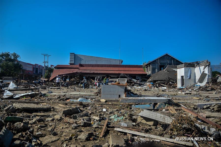Число жертв землетрясения и цунами в Индонезии возросло до 844 человек
