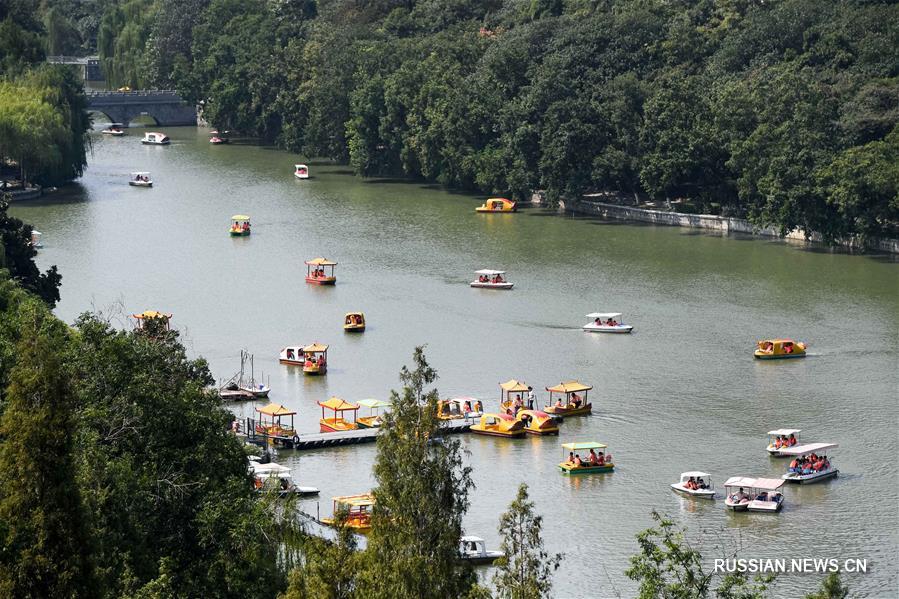 Как в Китае проводят праздничную неделю по случаю Дня образования КНР