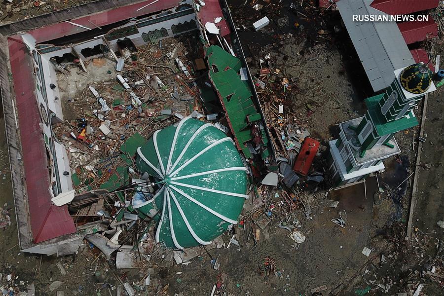 Последствия землетрясения и цунами в Индонезии 