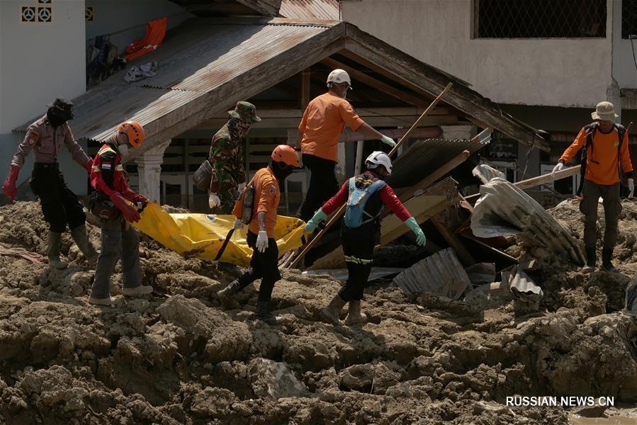 До 2045 человек возросло число погибших от землетрясения и цунами в Индонезии 
