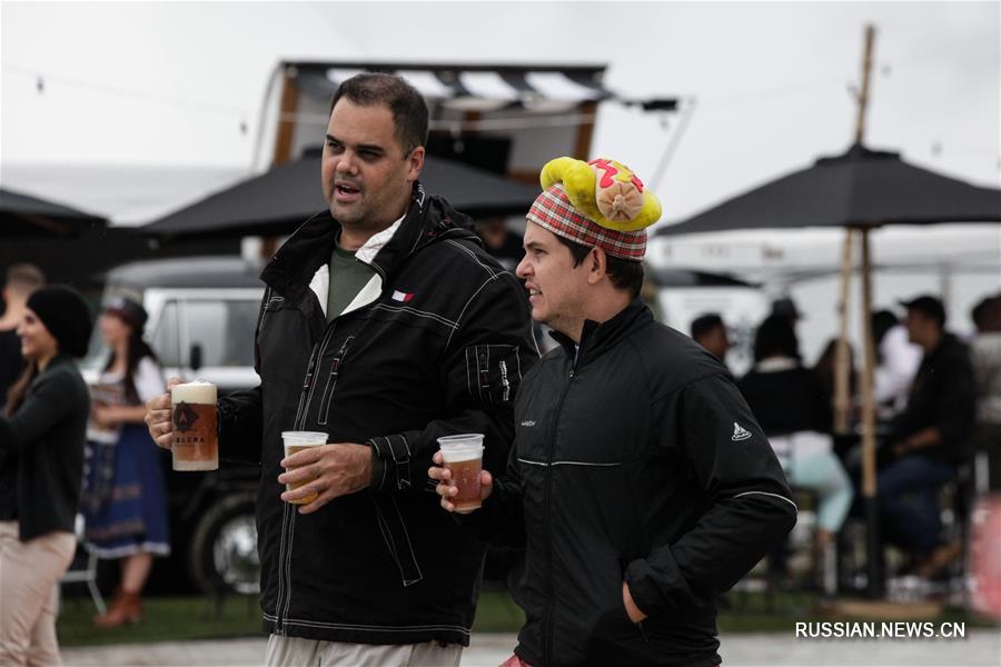 Фестиваль пива в "немецкой деревне" в Вэнесуэле