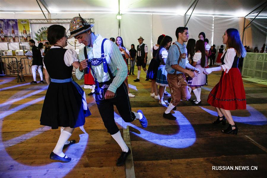 Фестиваль пива в "немецкой деревне" в Вэнесуэле