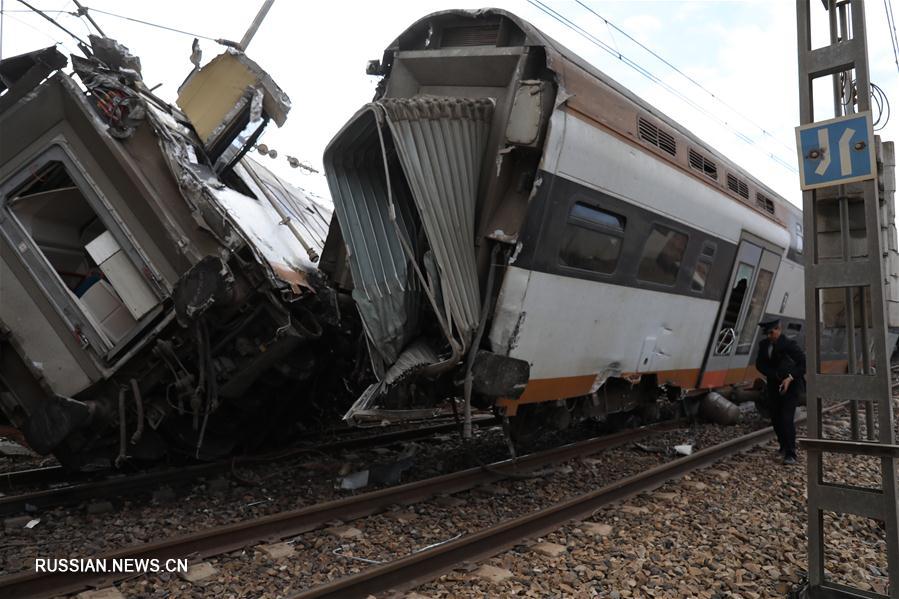 Не менее пяти человек погибли в результате схода поезда с рельсов на севере Марокко