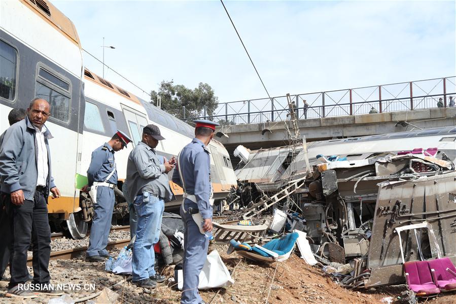 Не менее пяти человек погибли в результате схода поезда с рельсов на севере Марокко