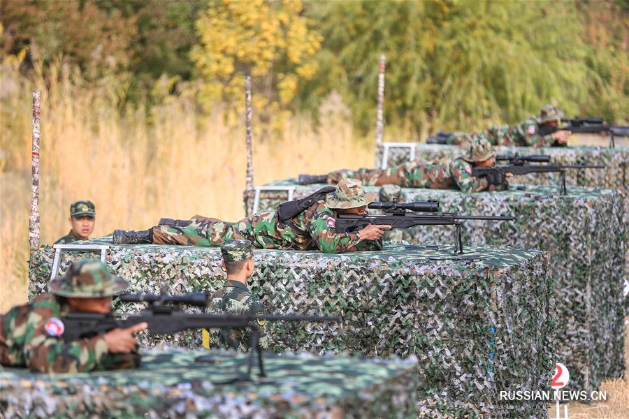 На соревнованиях по снайперской стрельбе "Острый клинок-2018" в окрестностях Пекина