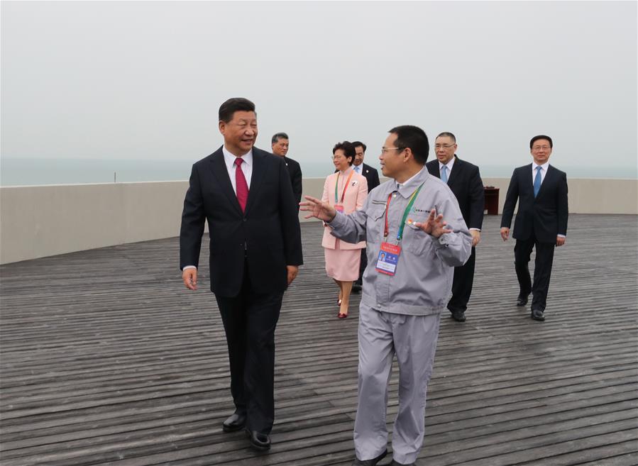 Си Цзиньпин объявил об открытии моста Сянган-Чжухай-Аомэнь
