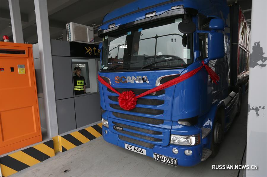 Мост Сянган - Чжухай - Аомэнь открылся для общественного транспорта 