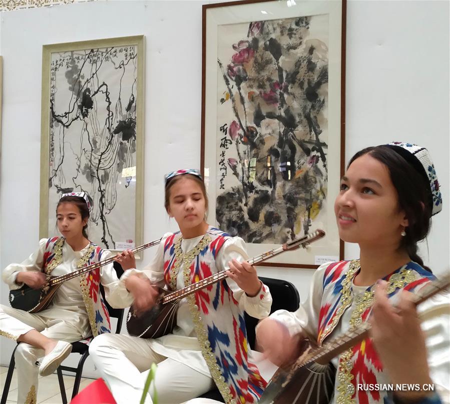 В Ташкенте открылась выставка китайской живописи