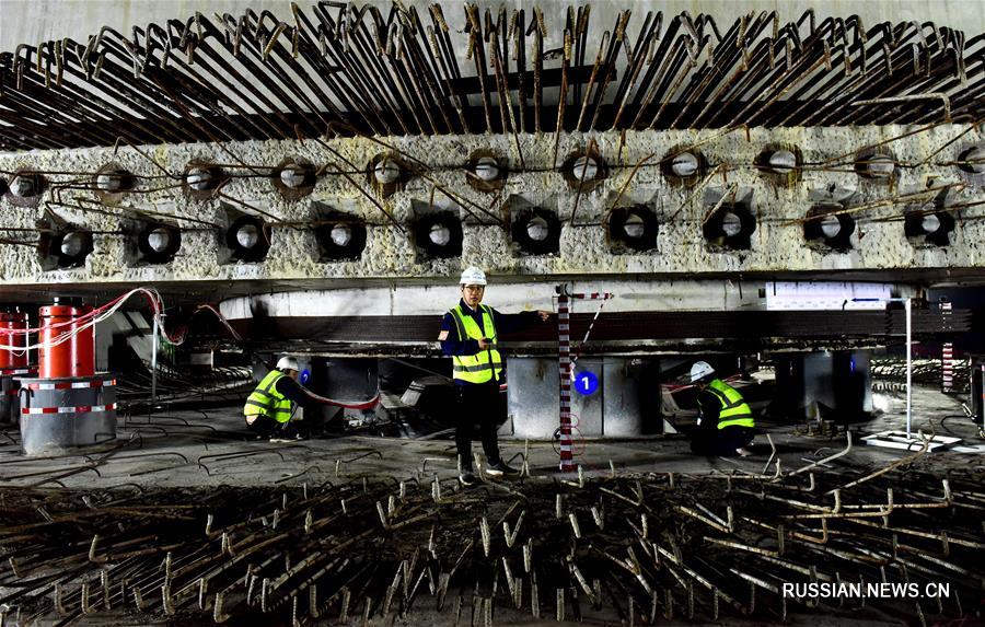Успешно проведена установка вантового моста весом 16500 тонн на ВСЖД Чжэнчжоу-Ваньчжоу
