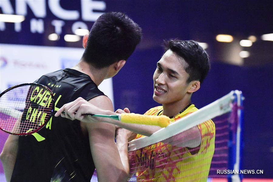 Китайский бадминтонист Чэнь Лун вышел в полуфинал Открытого чемпионата Франции
