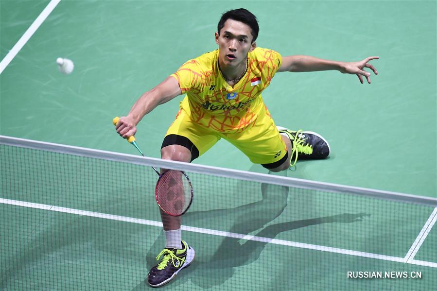 Китайский бадминтонист Чэнь Лун вышел в полуфинал Открытого чемпионата Франции