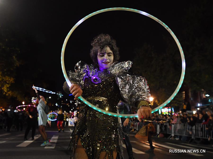 В Нью-Йорке прошел парад в честь Хэллоуина 