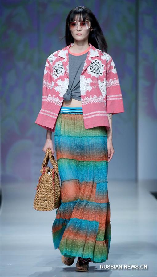 Презентация одежды от Vivienne Tam