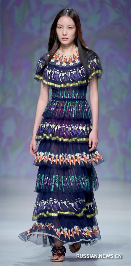 Презентация одежды от Vivienne Tam