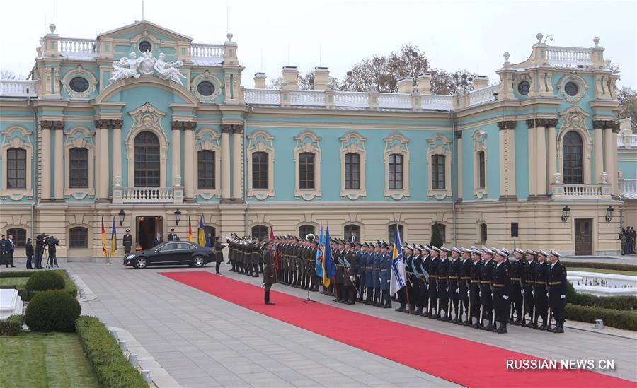 Ангела Меркель прибыла в Украину с официальным визитом