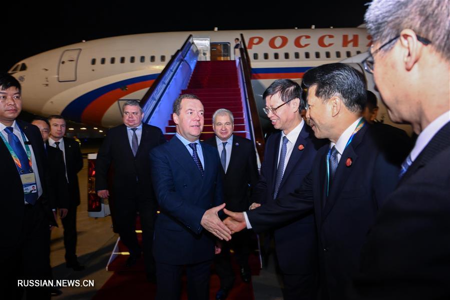 （新华视界）（3）俄罗斯总理梅德韦杰夫抵达上海