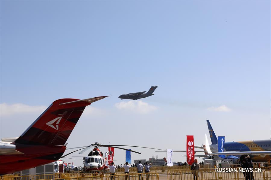 Авиашоу на Airshow China в городе Чжухай