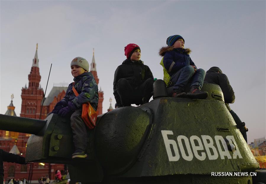 Мероприятия по случаю 101-й годовщины Октябрьской революции в Москве