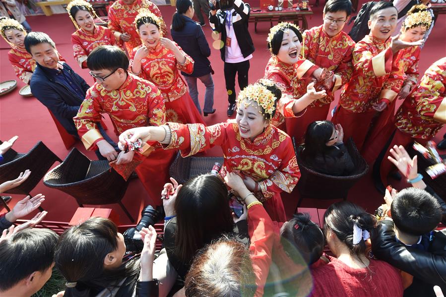 Свадьба в традиционном китайском стиле в провинции Чжэцзян