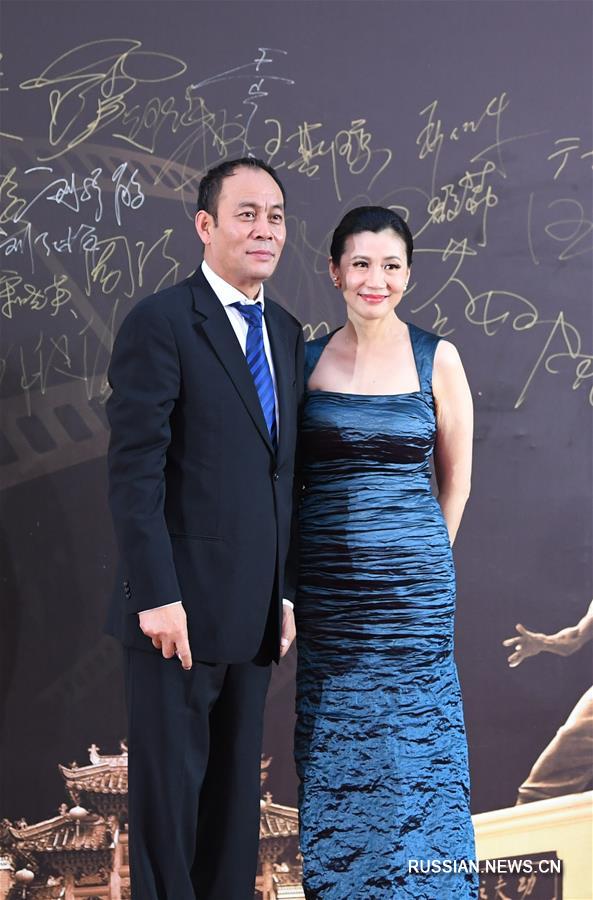 Красная дорожка на 27-м Китайском кинофестивале "Золотой петух и Сто цветов" 