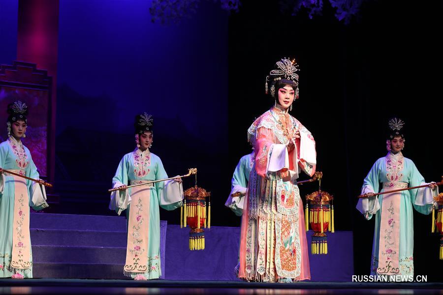 Пекинская опера "Принцесса Чанпин" в городе Ухань