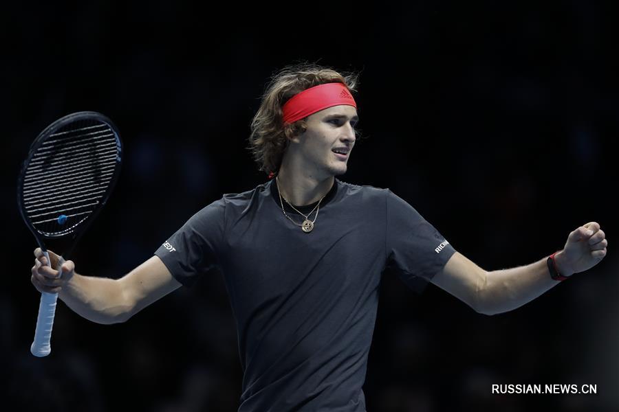 Александр Зверев победил Федерера и вышел в финал Итогового турнира АТР