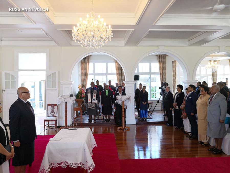 Премьер-министр Фиджи приведен к присяге